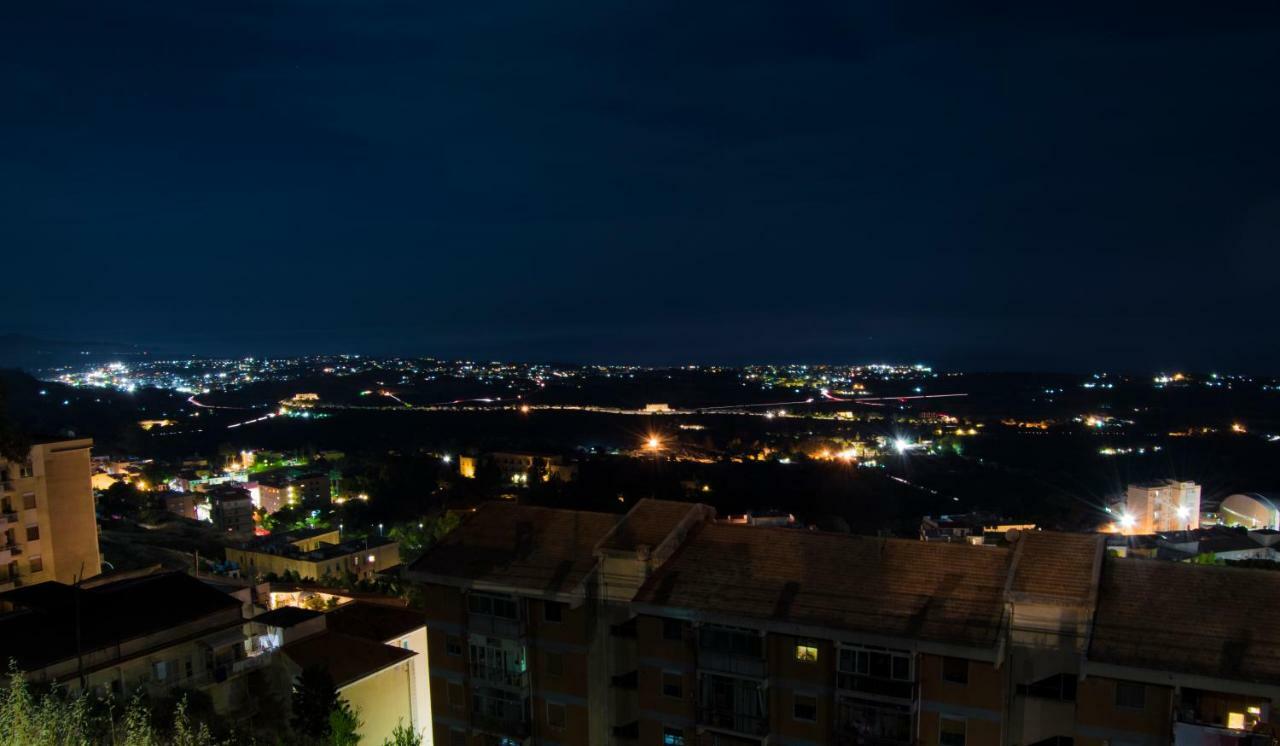 Antica Akragante Apartment Agrigento Con Parcheggio Bagian luar foto