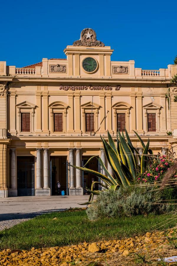 Antica Akragante Apartment Agrigento Con Parcheggio Bagian luar foto